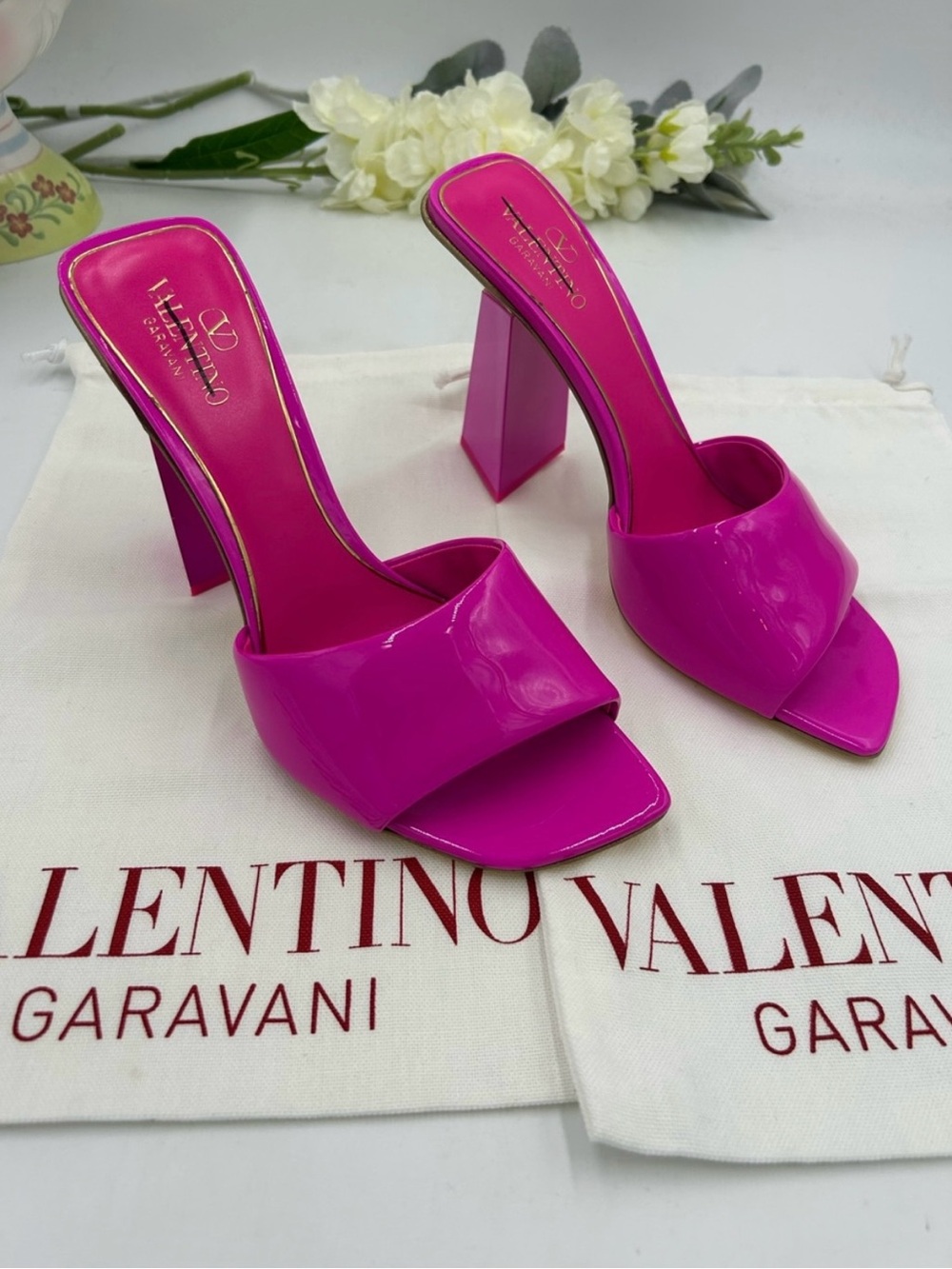 Women’s Valentino Garavani one stud patent Leather mules size 38.5 made in Italy